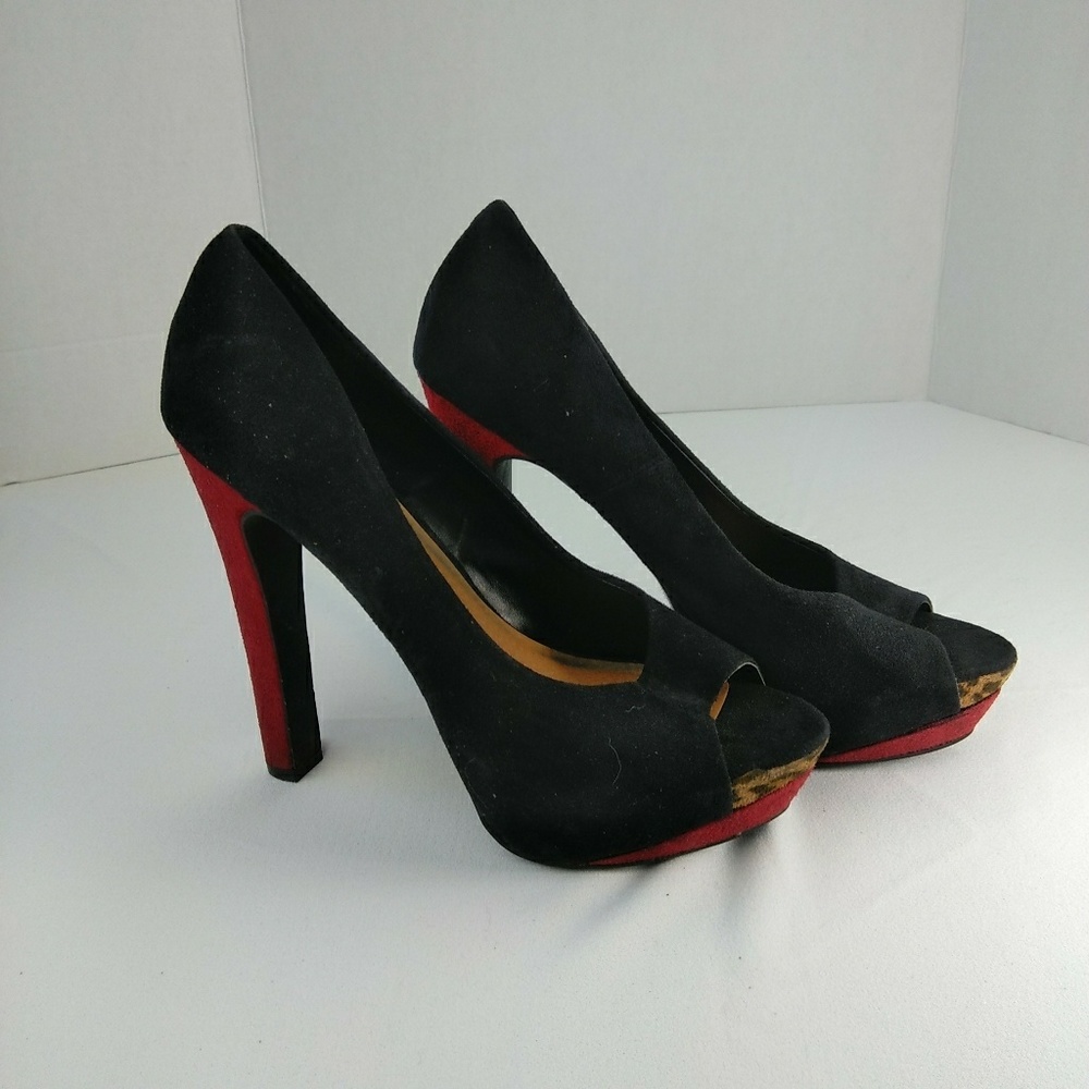 D heart lack with leopard print acent heels